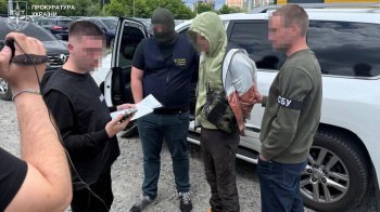 На львівському авторинку затримали організатора схеми для ухилянтів