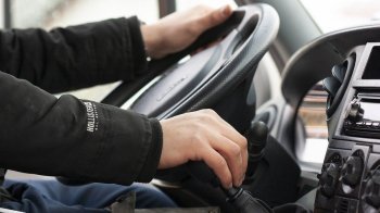 Мешканця Золочівщини увʼязнили за їзду попри заборону суду