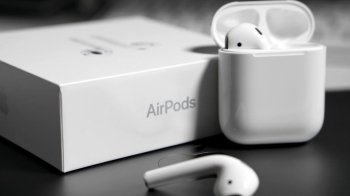 Суд постановив знищити партію контрафактних навушників Apple у Львові