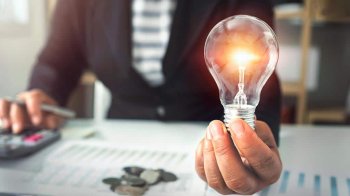 Лампа в руках