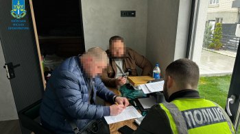 Голову ВЛК в Овідіополі на Одещині затримали за допомогу ухилянтам, фото Київської міської прокуратури