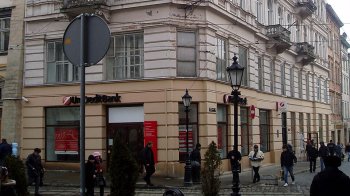 Фірма через суд скасувала 170 тисяч штрафу за пластикові вікна на площі Ринок