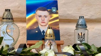 У Самбірському ліцеї відкрили меморіальну дошку полеглому захиснику Миколі Тарчанину