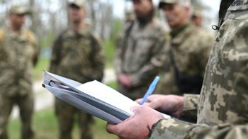 Приховував пияцтво підлеглих та брав хабарі: на Львівщині підозрюють підполковника