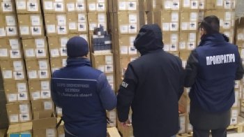 На Львівщині викрили осіб, які збували контрабандні електронні цигарки