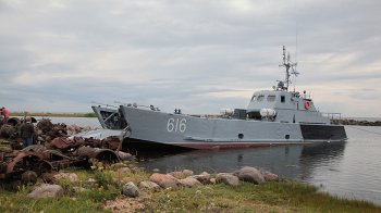 У Криму уражені десантні кораблі росіян: в ГУР розповіли про наслідки ранкових вибухів (ВІДЕО)