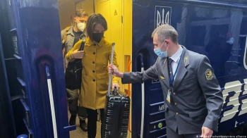 Глава МСЗ Німеччини Бербок прибула до Києва