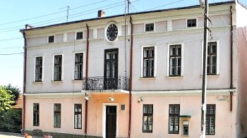 Під час ремонту годинника на ратуші у Бібрці викрили аферу столітньої давності