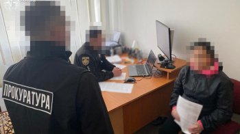 Мешканка Львівщини привласнила понад 70 тис. грн з рахунку померлого вітчима