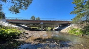 На Самбірщині відновили рух транспорту через міст, який зруйнувала повінь