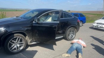 На Львівщині чоловік обіцяв переправити ухилянта через річку за 12 000 доларів