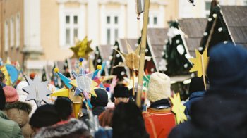 Зимові традиції 2025-2026: коли колядувати, щедрувати та посівати