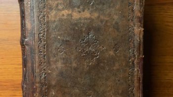 До України повернули двохсотлітній молитовник з підписом Андрея Шептицького