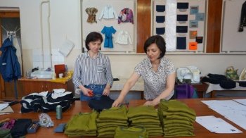 У Дрогобичі група жінок пошила понад 2 тисячі балаклав для ЗСУ