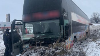 Аварія з двоповерховим автобусом на Львівщині: травмовано троє людей