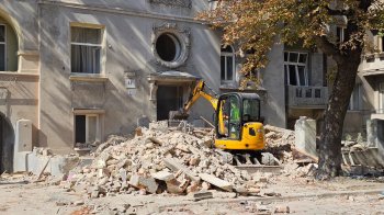 У мерії виділили 3 млн на прибирання руїн після ворожої атаки у Львові