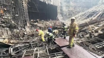 Розбір завалів концентрного залу у "Крокус-холі"