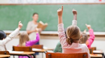 Дискредитував вчителя у Viber: на Львівщині чоловіка судили через сина