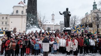 В центрі Львова пройшов фестиваль зимового фольклору “Нова радість стала”