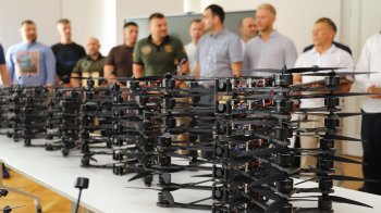 Зі Львівщини на передову передали ще 290 десятидюймових FPV-дронів