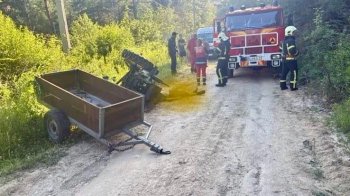 62-річний чоловік загинув після перекидання мототрактора на Львівщині