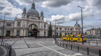 Львівський суд увʼязнив ексофіцера поліції за вимагання 15 тис. доларів у жінки на вокзалі