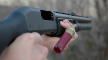 У Львові 16-річний хлопець показував татову зброю та вистрелив другові у живіт