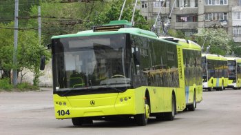 У Львові водій тролейбуса отримав штраф за наїзд на Mitsubishi