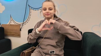 У Львові 13-річній дівчинці пересадили нирку від батька, а частину печінки — від мами