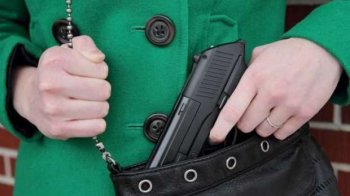 Українці зможуть вільно купувати зброю: в МВС розповіли, коли це можна буде робити