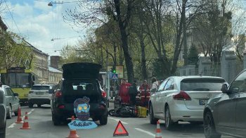 ДТП на Зеленій: госпіталізували водія скутера