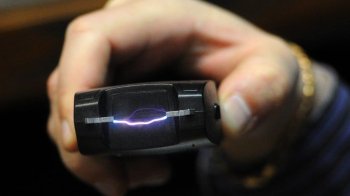 У Саборі підліток вдарив шокером однолітку: матір оштрафували