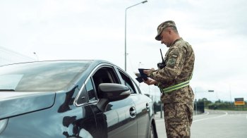 Львівські прикордонники назвали пункти пропуску з найбільшими чергами