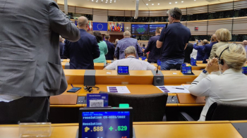 Резолюція про надання Україні статусу кандидата в члени ЄС ухвалена Європарламентом