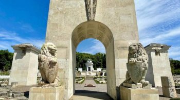 «Цвинтар орлят»: примирення попри полярну пам’ять