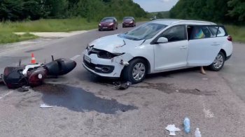 Біля Дрогобича зіткнулися мотоцикл та авто