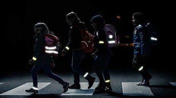 На Львівщині у водіїв у темну пору доби є проблеми з видимістю: як пішоходам вберегти себе від небезпеки