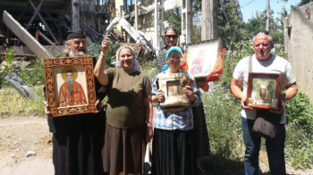 Хотіли «вигнати демонів»: в Маріуполі окупанти організували хресну ходу довкола «Азовсталі»