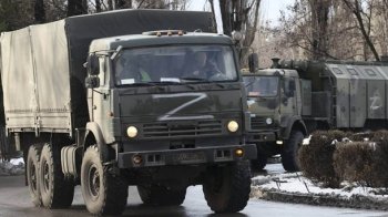 Не доїхали: в РФ під Бєлгородом перекинулась вантажівка з окупантами, є постраждалі