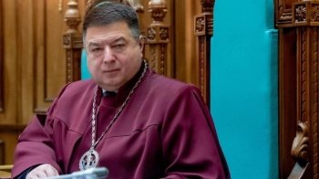 Колишнього голову Конституційного Суду Олександра Тупицького заочно заарештували