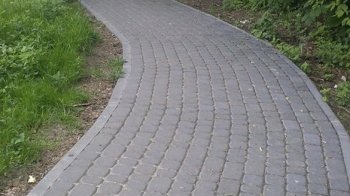 Будував доріжку та вкрав 300 тис. грн: у Славську затримали підрядника