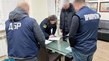 Інспектора Львівської митниці підозрюють у нерозмитненні ввезеного товару на 5 млн грн