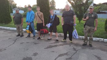 Затримані порушники кордону,