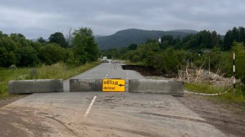 Через негоду на Львівщині частково перекрили рух транспорту частиною автошляху Східниця — Верхнє Синьовидне