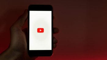 На YouTube з'явилися автоматичні субтитри українською мовою
