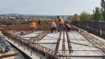 Біля Львова на трасі до польського кордону перебудовують аварійний міст
