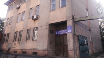 Суд виселив державне підприємство з комунальної триповерхової будівлі у Львові