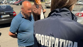 У Львові ексдепутата зі сином затримали під час отримання 7,5 тис. доларів за допомогу ухилянтам