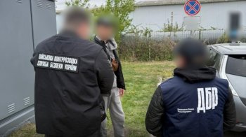 На Львівщині сержант організував фіктивну відстрочку за 16 000 доларів