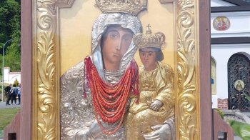 На горищі митрополичих палат Унівської Лаври знайшли заховані у 1940-х роках церковні реліквії